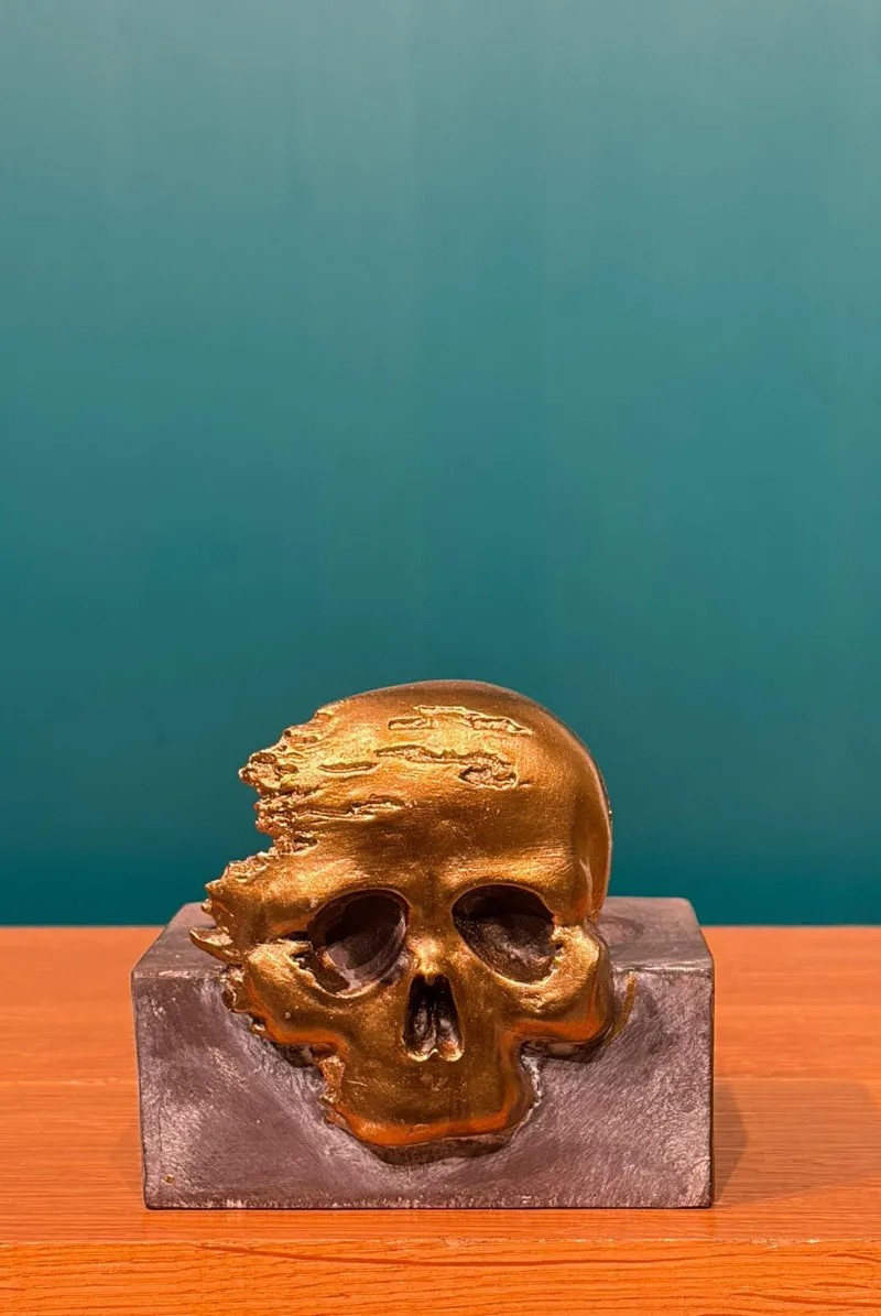 Smokehead Bottle Stand